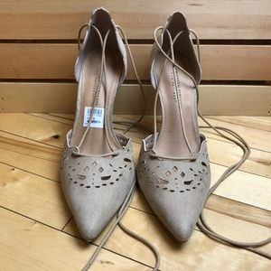 CHRISTIAN SIRIANO LACE UP TAN HIGH HEELS - SIZE 9